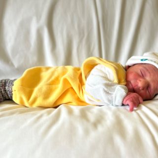 Das erste Baby des neuen Jahres im Landkreis Goslar heißt Nur Ligua. Das Mädchen kam am Neujahrsmorgen um 7:32 Uhr zur Welt. Bei der Geburt wog es 2680 Gramm, war 49 Zentimeter groß und hatte einen Kopfumfang von 34 Zentimetern. Die Geburt verlief ohne Komplikationen. Mutter und Kind sind wohlauf.