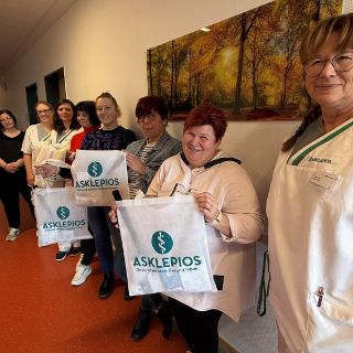 Engagement für Pflege-Nachwuchs: Sechs Mitarbeitende starten Ausbildung zur Pflegehelferin / zum Pflegehelfer in Halberstadt