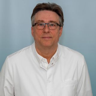 Hier ist der Chefarzt der Notaufnahme zu sehen